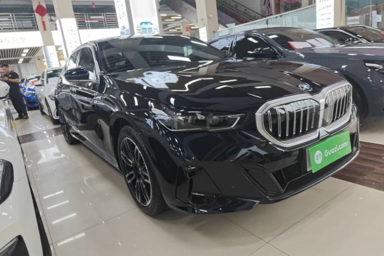 BMW 530Li 2025 — 3