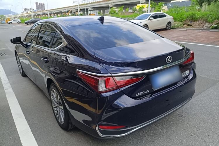 Lexus ES 200 2022 — 4