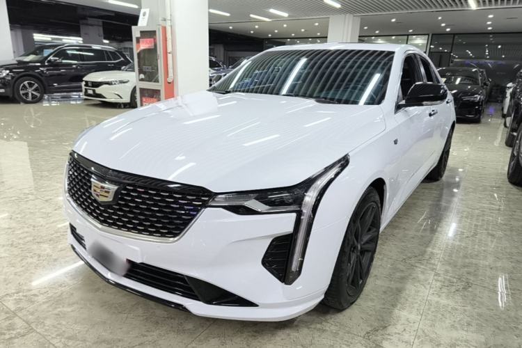 Cadillac CT4 2022 — фото 1