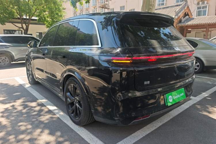 Li Auto L8 2023 — 4