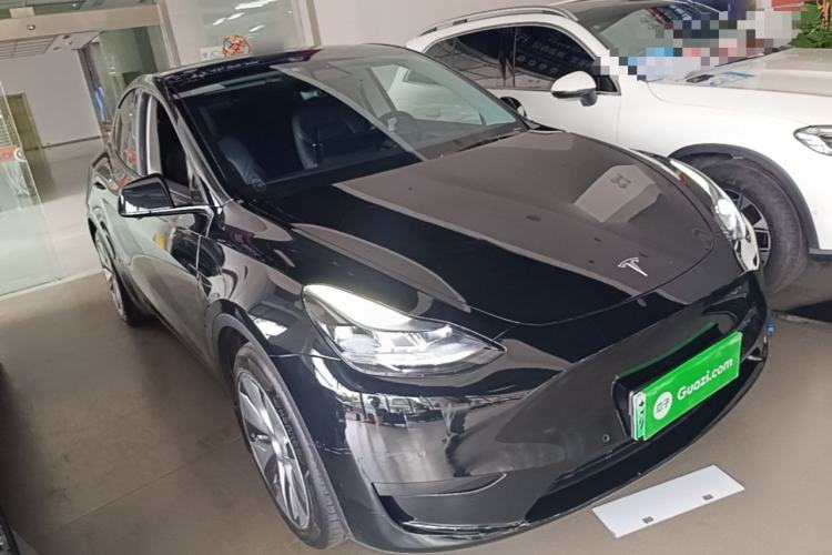 Tesla Model Y 2022 — 3