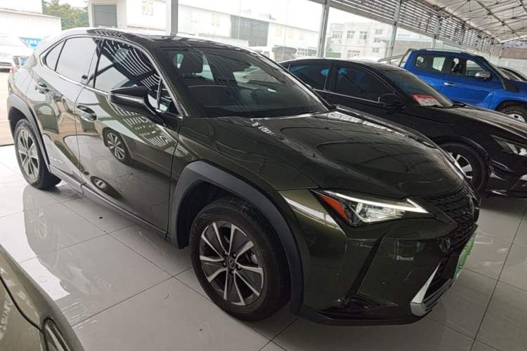 Lexus UX 300e 2020 — фото 3