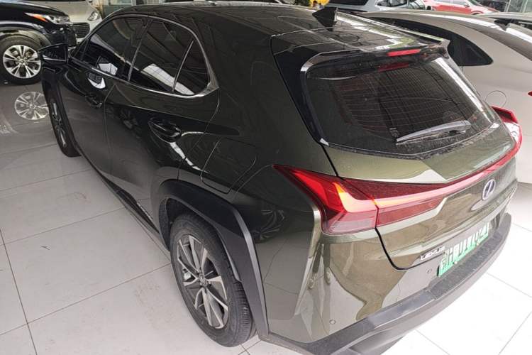 Lexus UX 300e 2020 — фото 4
