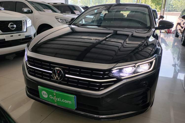 Volkswagen Passat 2023 — 2