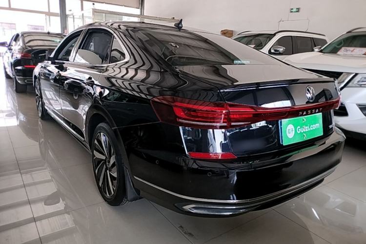 Volkswagen Passat 2023 — 4