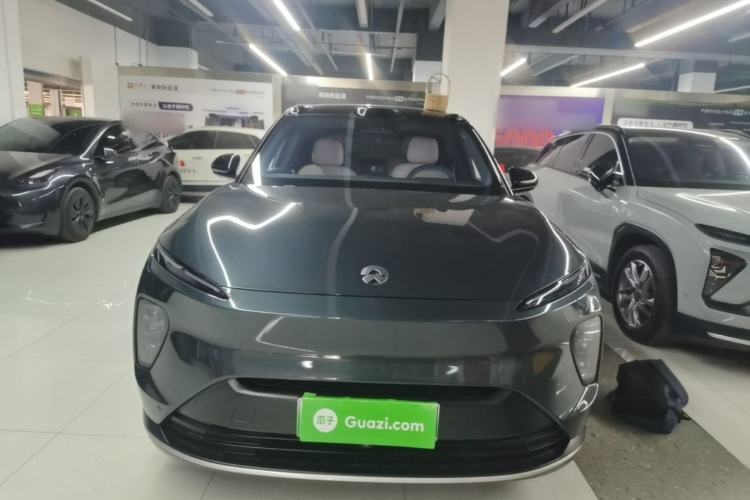 NIO ES8 2023 — 2
