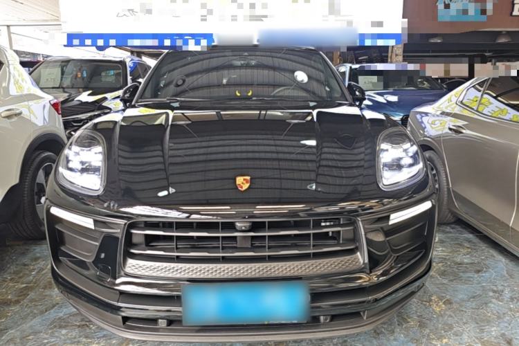 Porsche Macan 2023 — 2