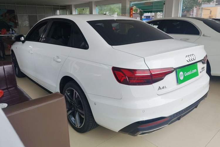 Audi A4 2022 — 4