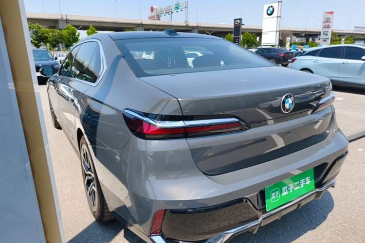 BMW 735Li 2023 — 4
