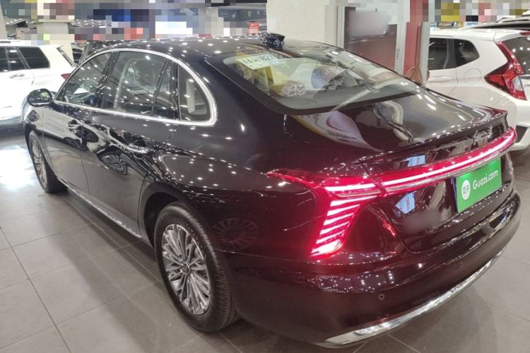 Hongqi H5 2025 — 4