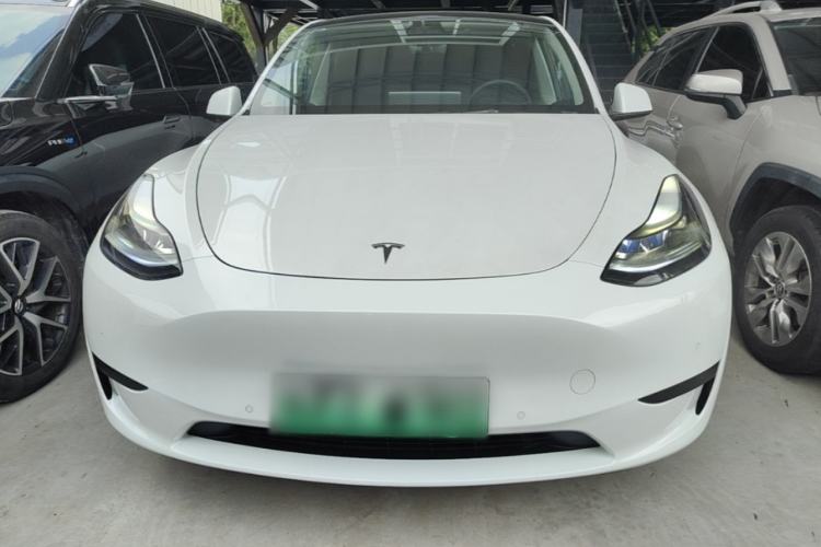 Tesla Model Y 2022 — 2