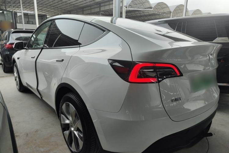 Tesla Model Y 2022 — 4