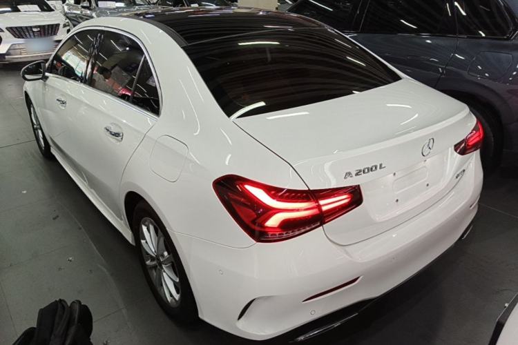Mercedes-Benz A 200 L 2020 — фото 4