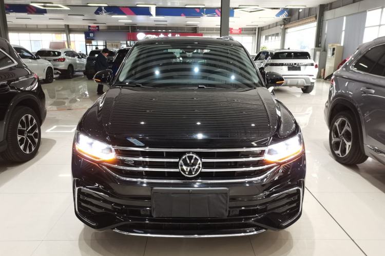 Volkswagen Tiguan L 2023 — фото 2