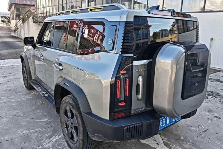 Jetour Traveler 2023 — 4