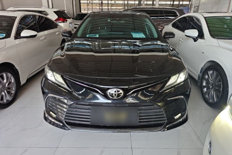 Toyota Camry 2021 — 2