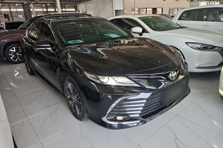 Toyota Camry 2021 — 3