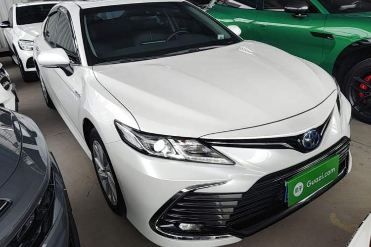 Toyota Camry 2021 — фото 3
