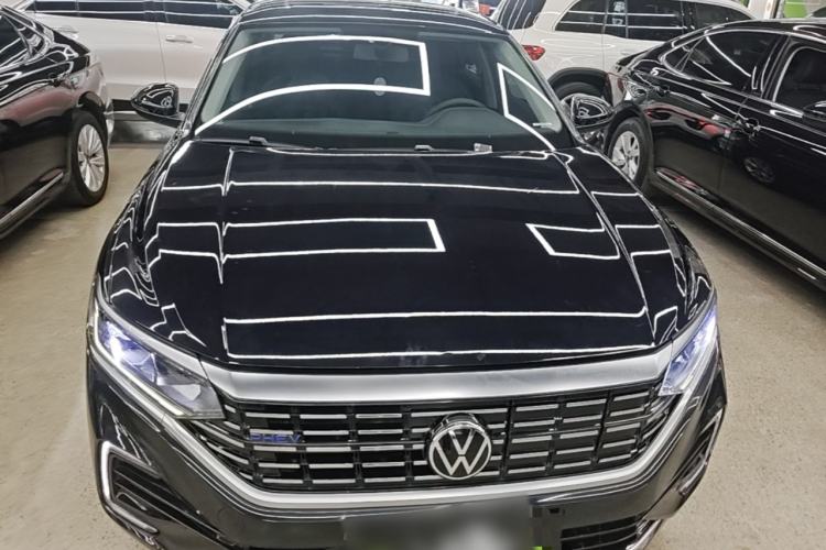 Volkswagen Passat 2022 — 2