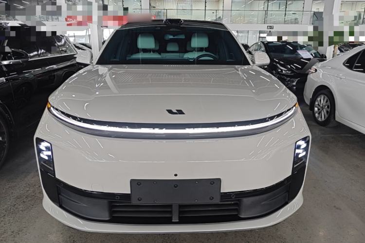 Li Auto L6 2024 — 2