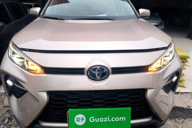 Toyota RAV4 2023 — 2