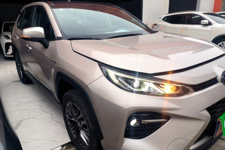 Toyota RAV4 2023 — 3