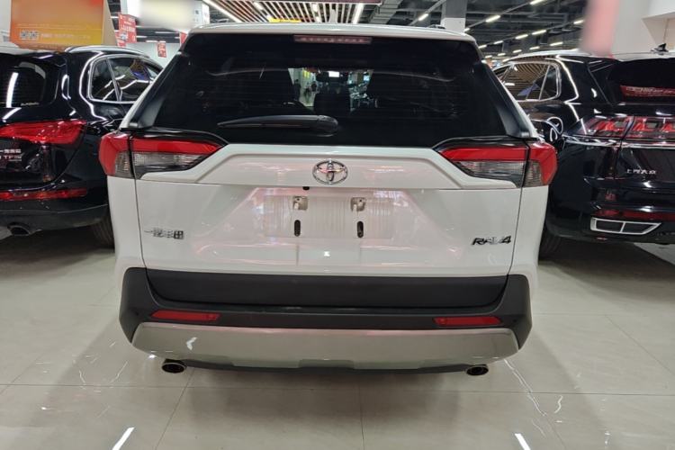 Toyota RAV4 2023 — 5