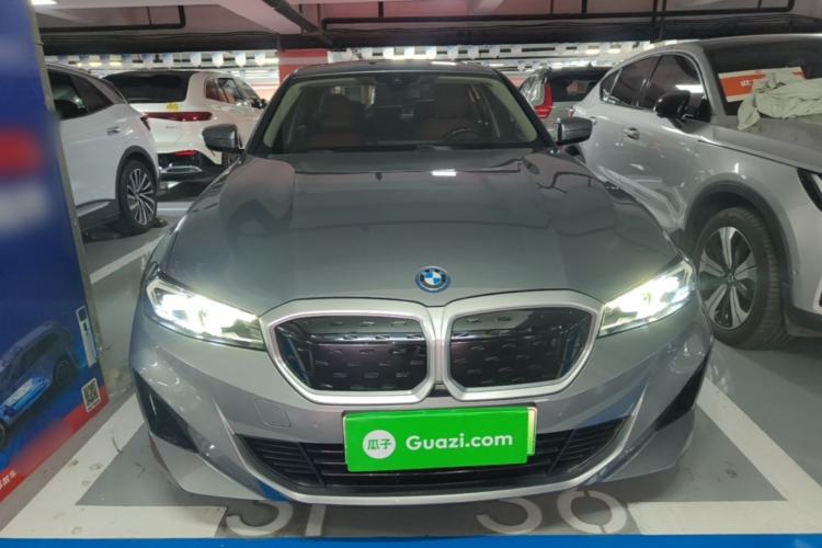 BMW i3 2022 — 2