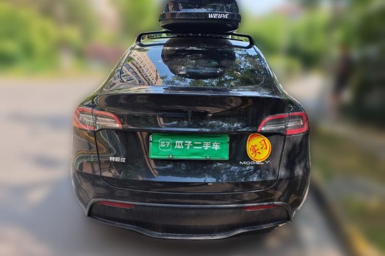 Tesla Model Y 2022 — 3