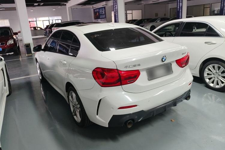 BMW 120i 2021 — фото 4