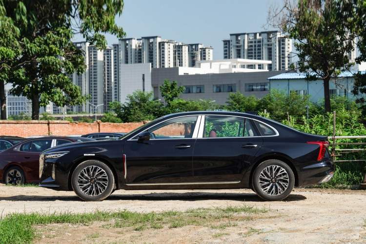 Hongqi H5 2025 — 4