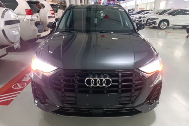 Audi Q3 2021 — 2