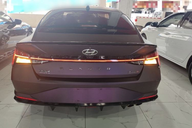Hyundai Elantra 2021 — 5