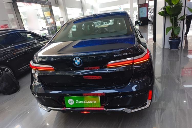 BMW i7 2023 — 5