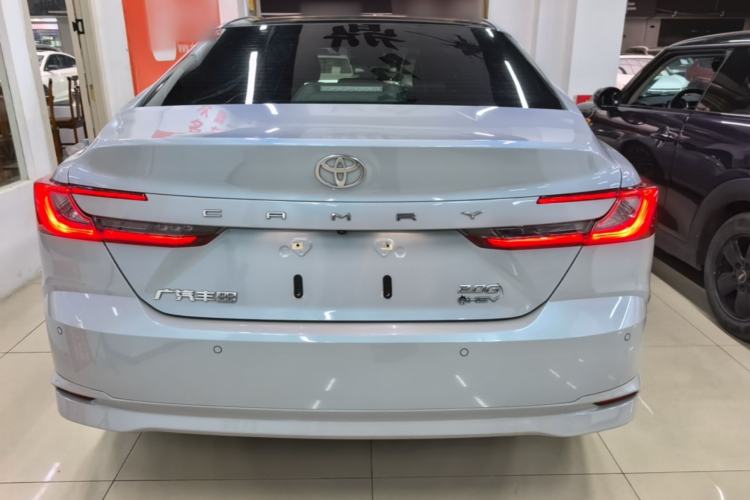 Toyota Camry 2024 — 5