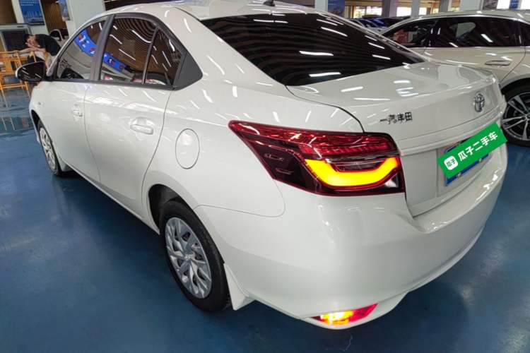 Toyota Yaris 2021 — 4