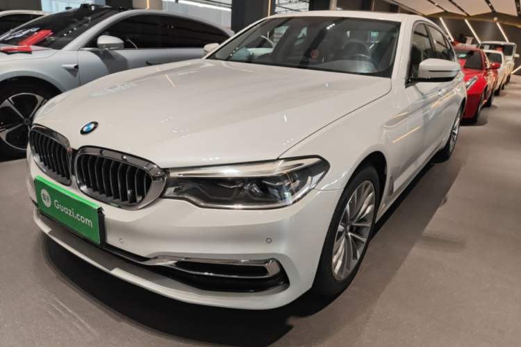 BMW 5 series 2020 — фото 1