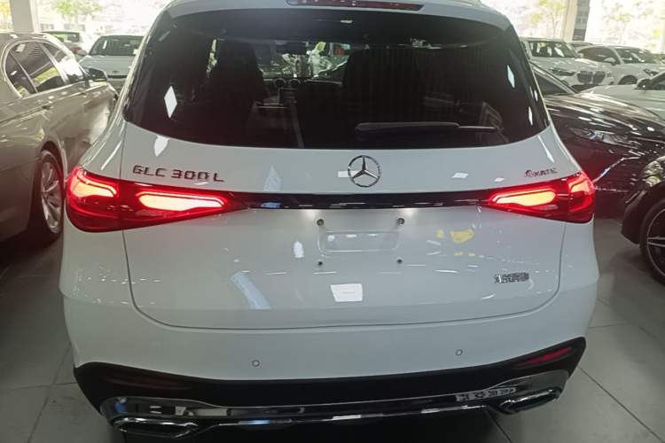 Mercedes-Benz GLC 300 L 2023 — фото 5