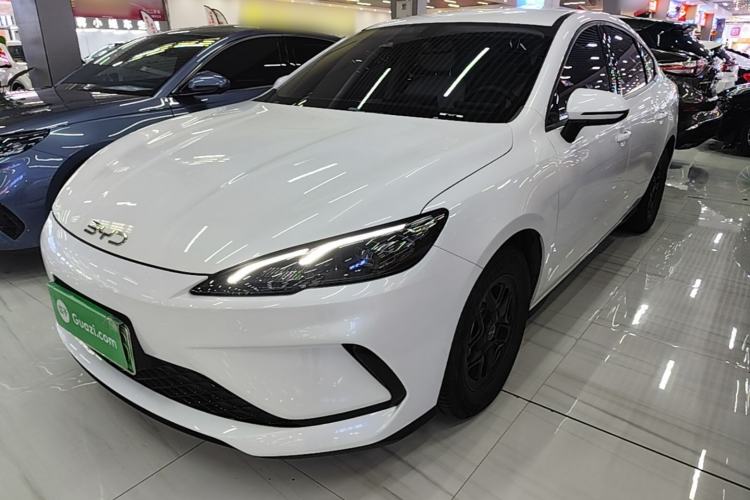 BYD Seal 05 DM-i 2025 — фото 1