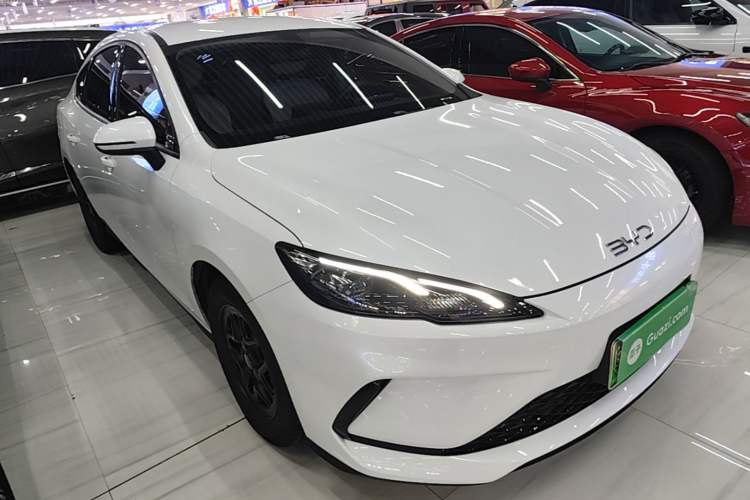BYD Seal 05 DM-i 2025 — фото 3