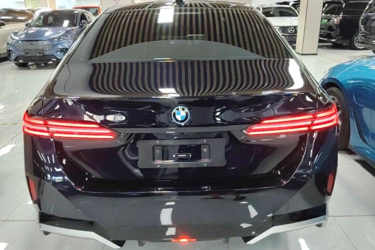 BMW i5 2025 — фото 5