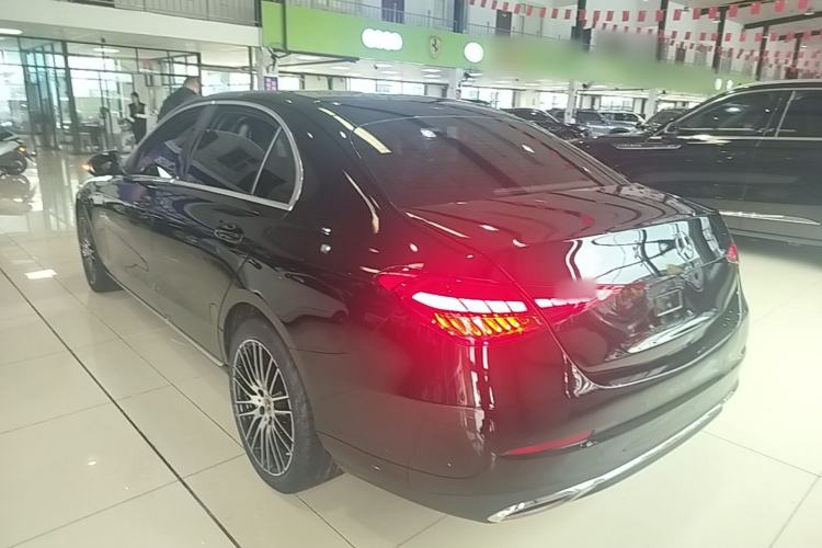 Mercedes-Benz C 260 L 2022 — 4