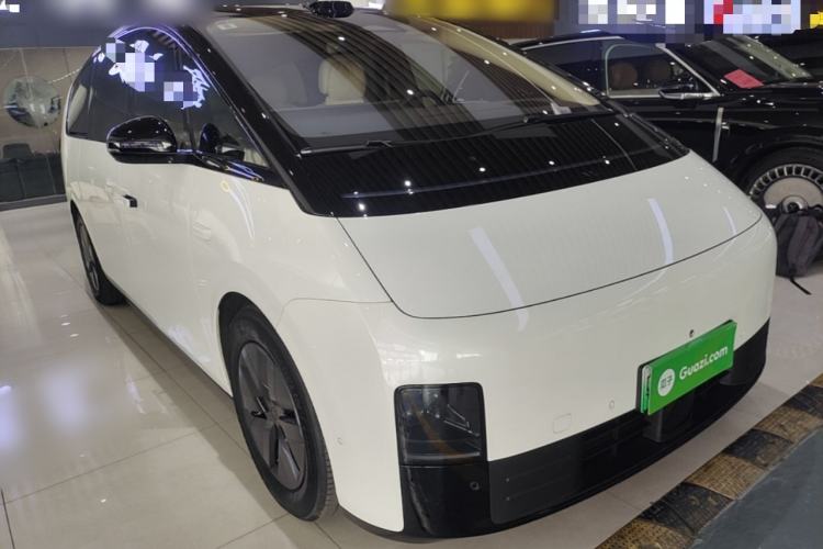 Li Auto MEGA 2025 — 3