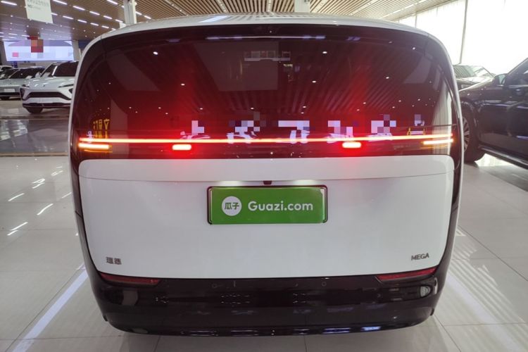 Li Auto MEGA 2025 — 5