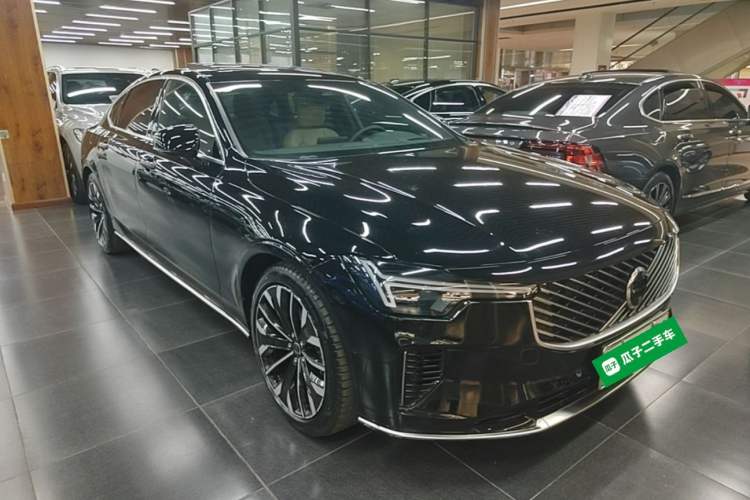 Volvo S90 2026 — 3