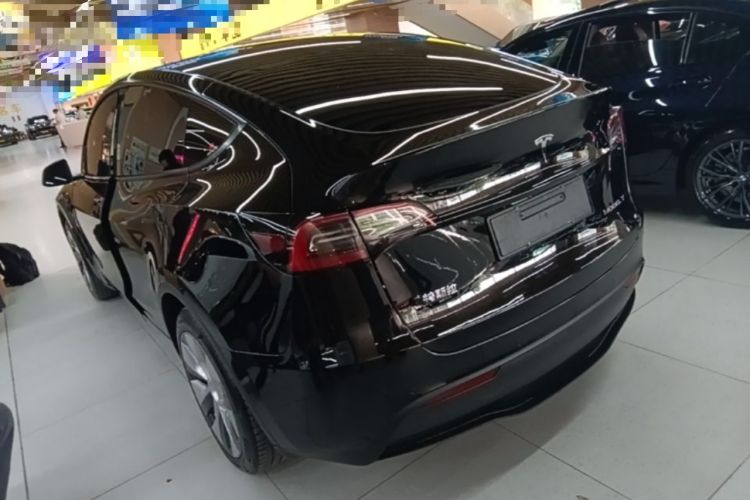 Tesla Model Y 2022 — 4