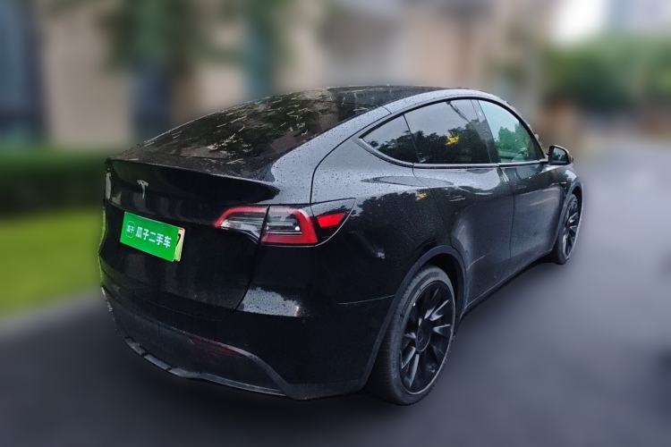 Tesla Model Y 2022 — 4