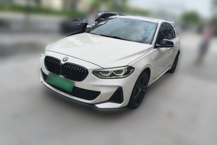 BMW 125i 2021 — фото 1