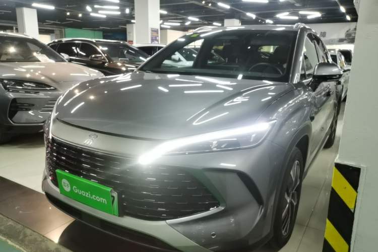 BYD Song L DM-i 2025 — фото 1