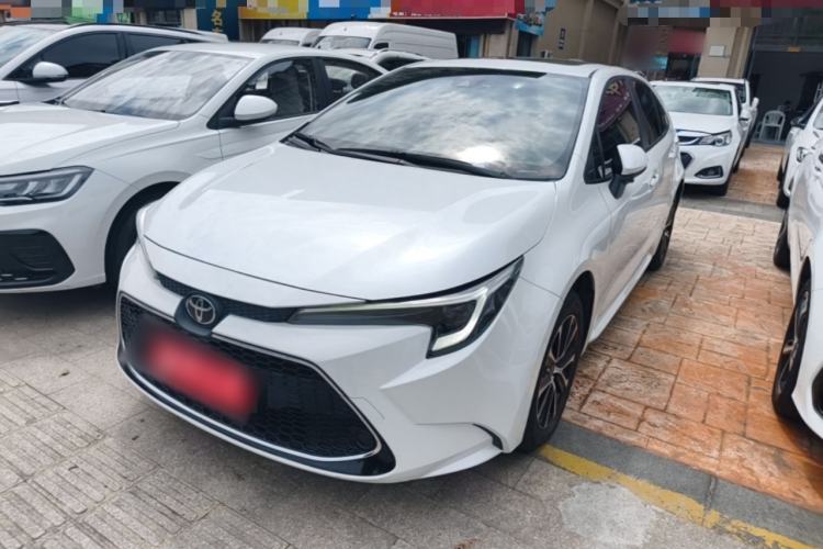 Toyota Corolla 2023 — фото 1